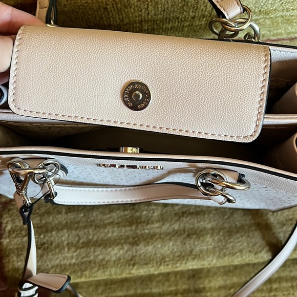 Guess logo purse - Picture 5 of 9